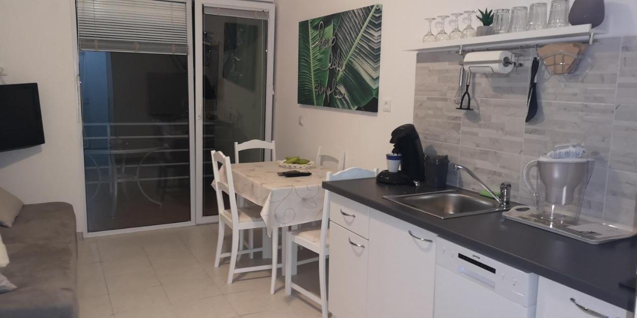 Chillout Apartments With Pool Patricia ฟาชานา ภายนอก รูปภาพ